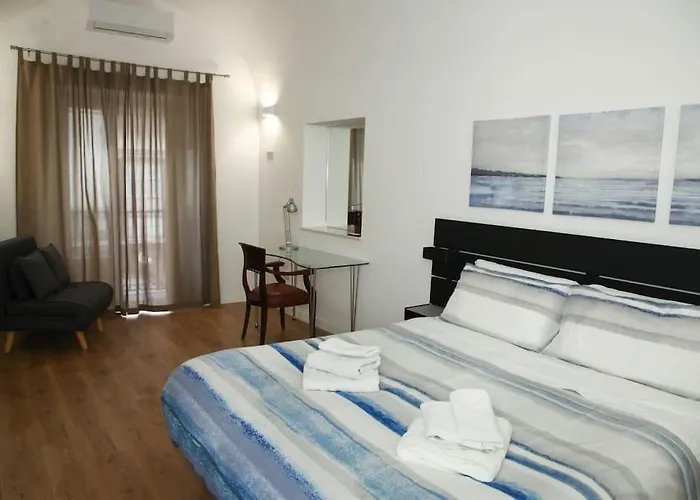 Appartement à 2 Chambres à Coucher