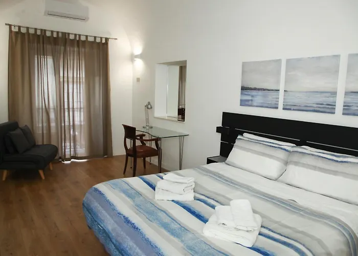 Appartement à 2 Chambres à Coucher